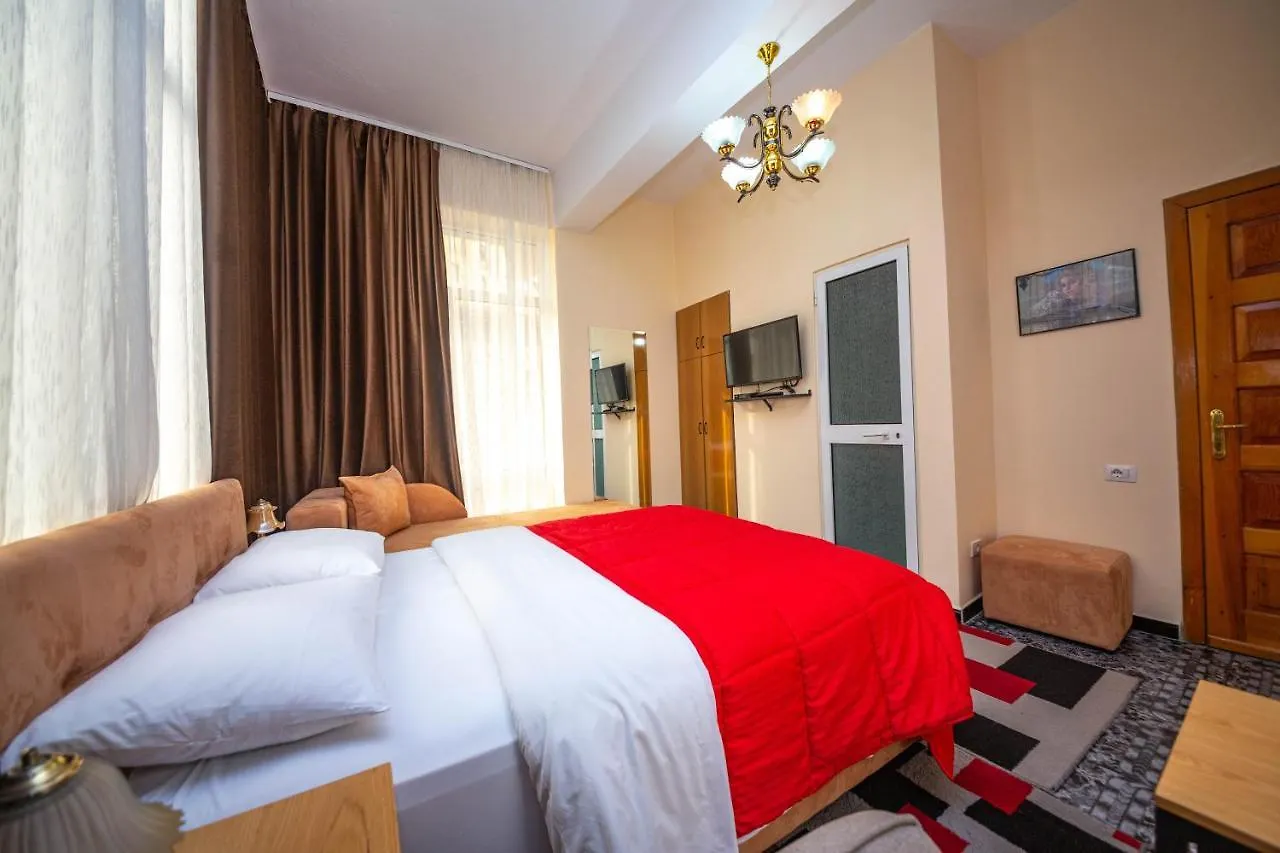 Hotel Pik Loti Тирана